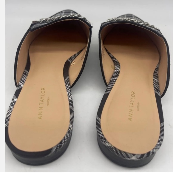 Ann Taylor Womens Black Pointed Toe Chain Slip Mules Size 9.5 Loafers Faux Suede - Picture 9 of 10